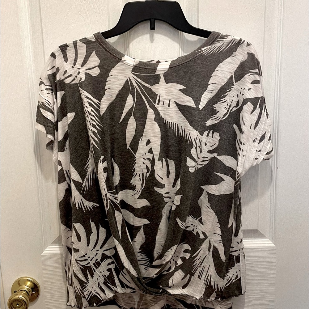 🌴🌺🌞Tryst Short Sleeve Shirt 🌴🌺🌞